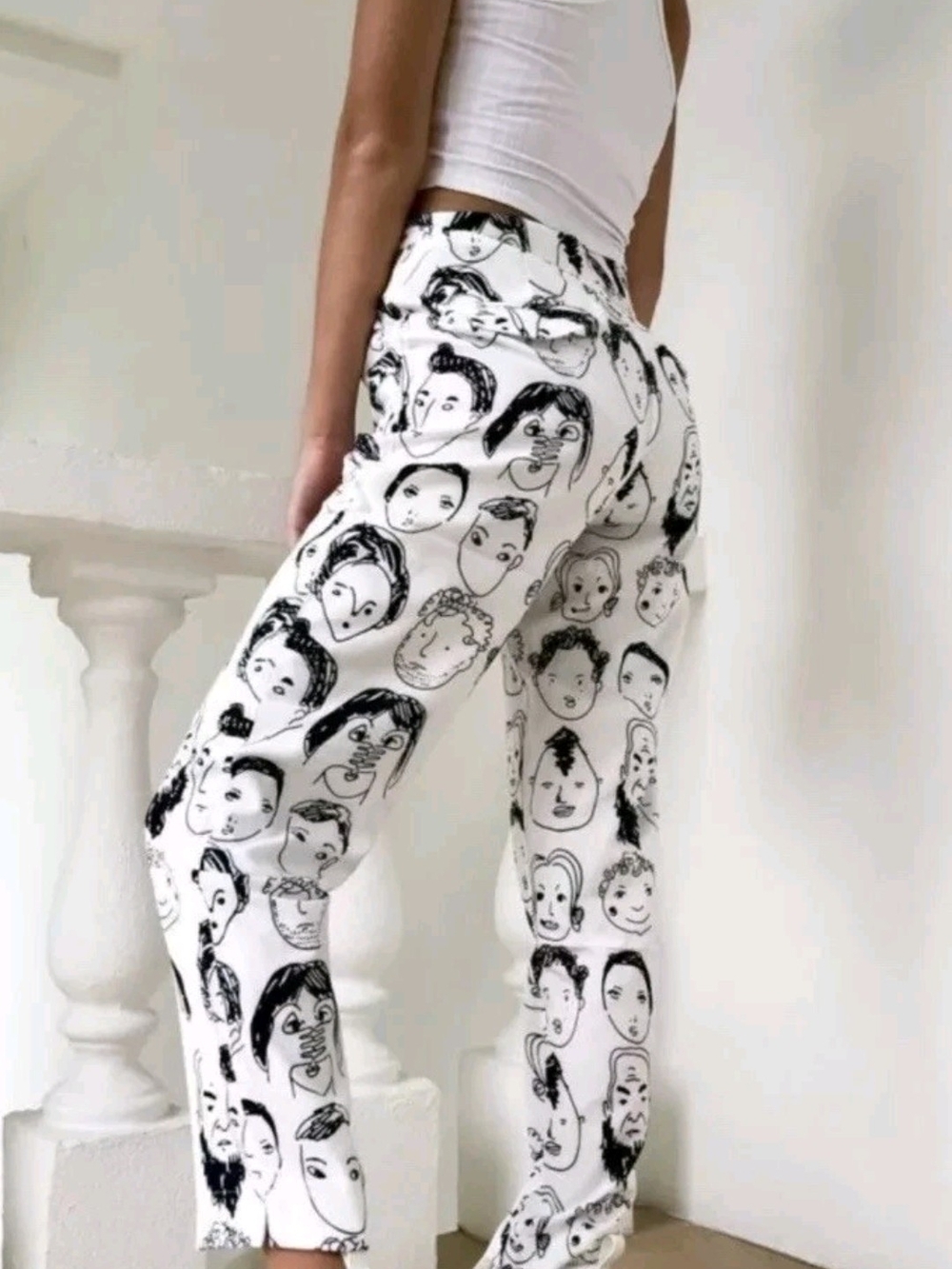 Shekou White Graphic Face Print Pants Size Medium Nwot